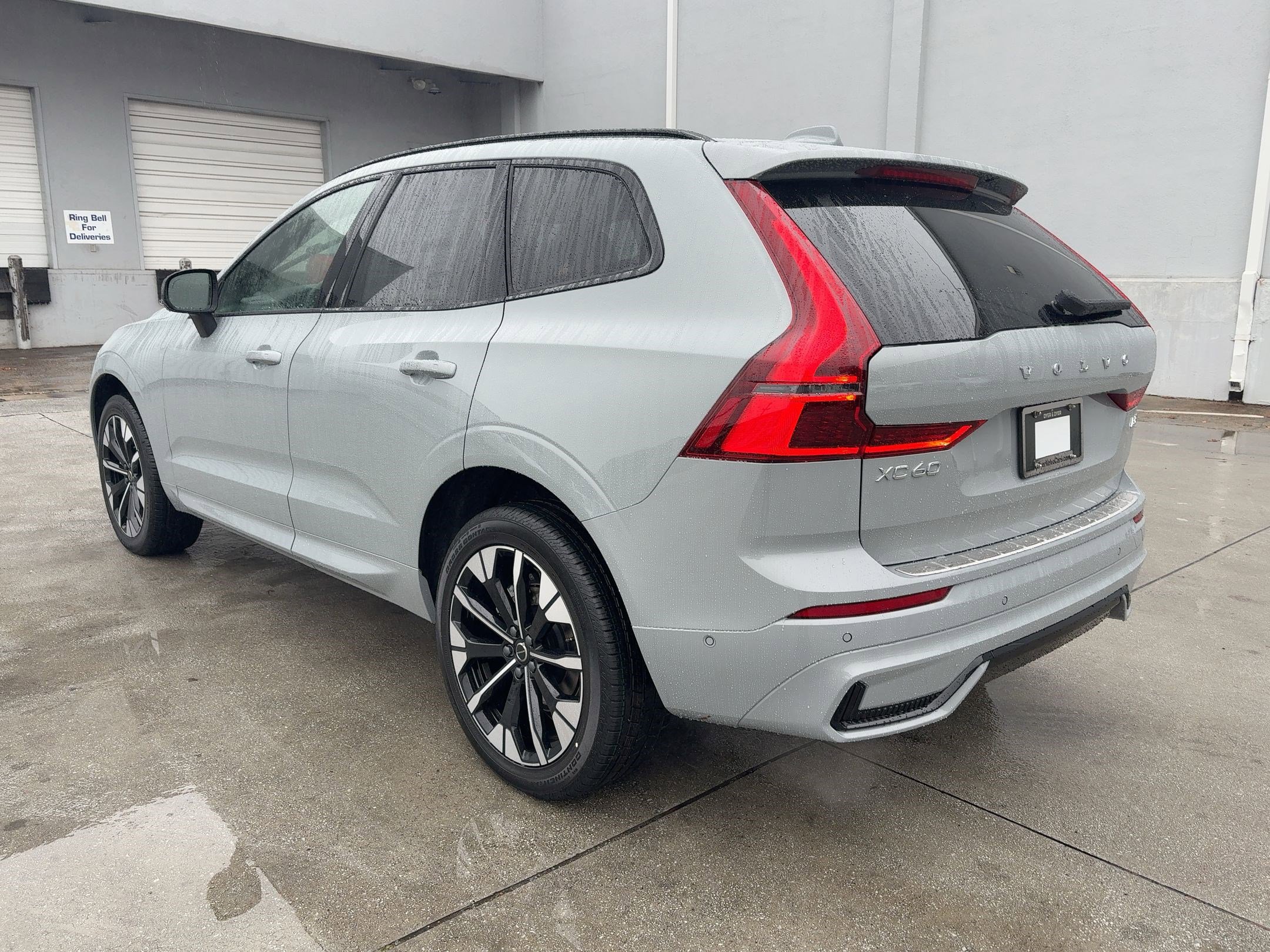 2026 Volvo XC60 B5 Plus photo 3