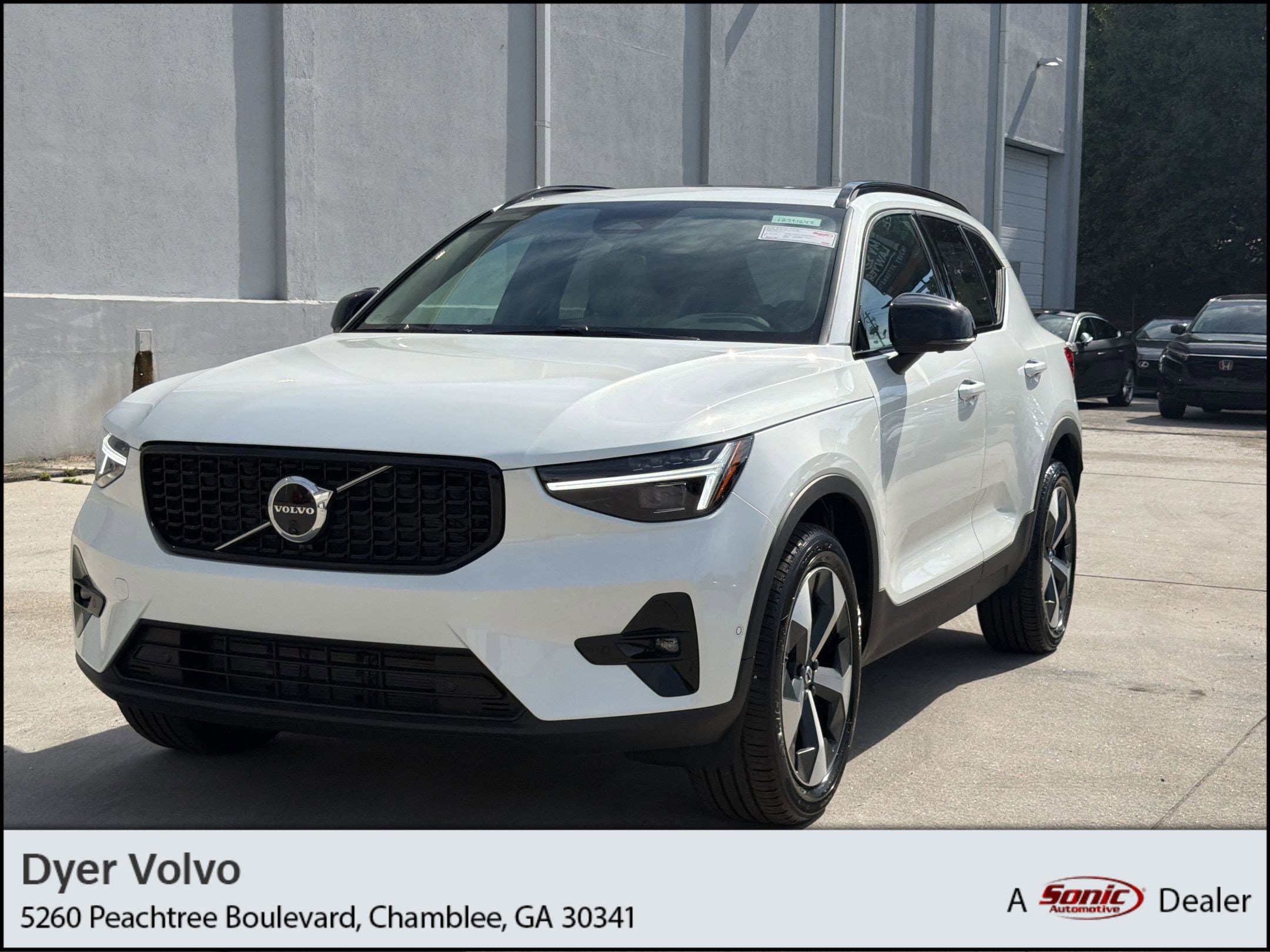 2026 Volvo XC40 B5 Plus Dark AWD's photo