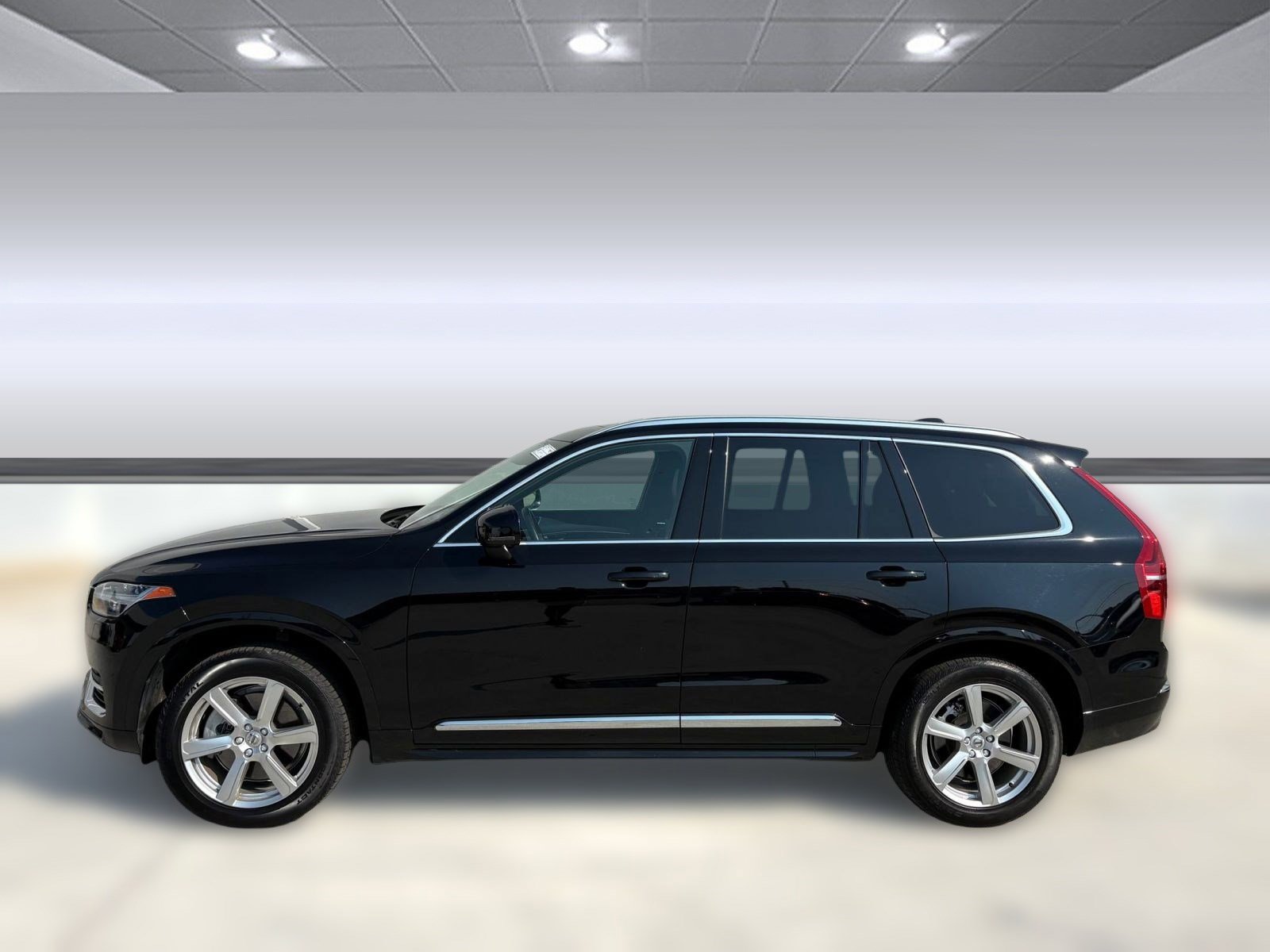 2024 Volvo XC90 B5 AWD Core photo 2