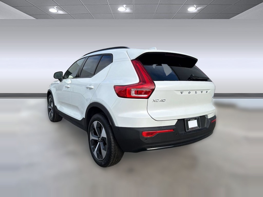 Used 2026 Volvo XC40 B5 Plus SUV