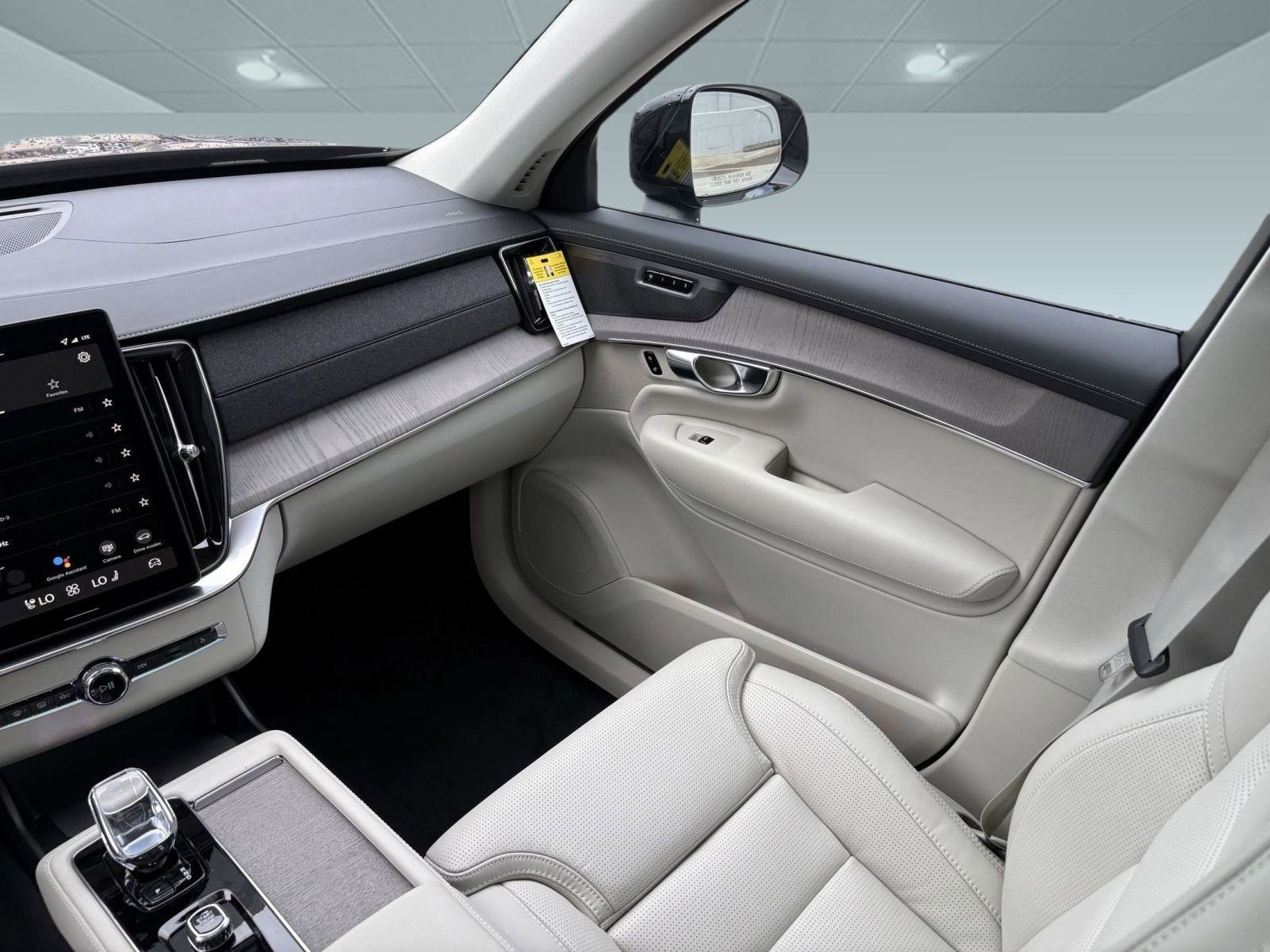 2026 Volvo XC90 Ultra - Photo 24