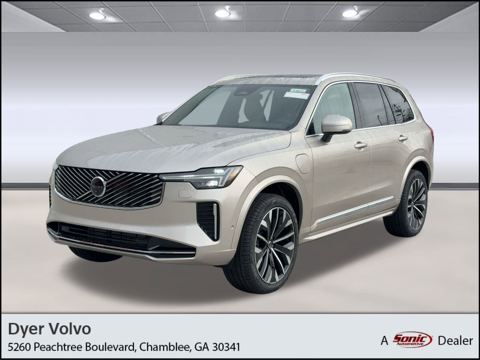 2026 Volvo XC90 Plus's photo