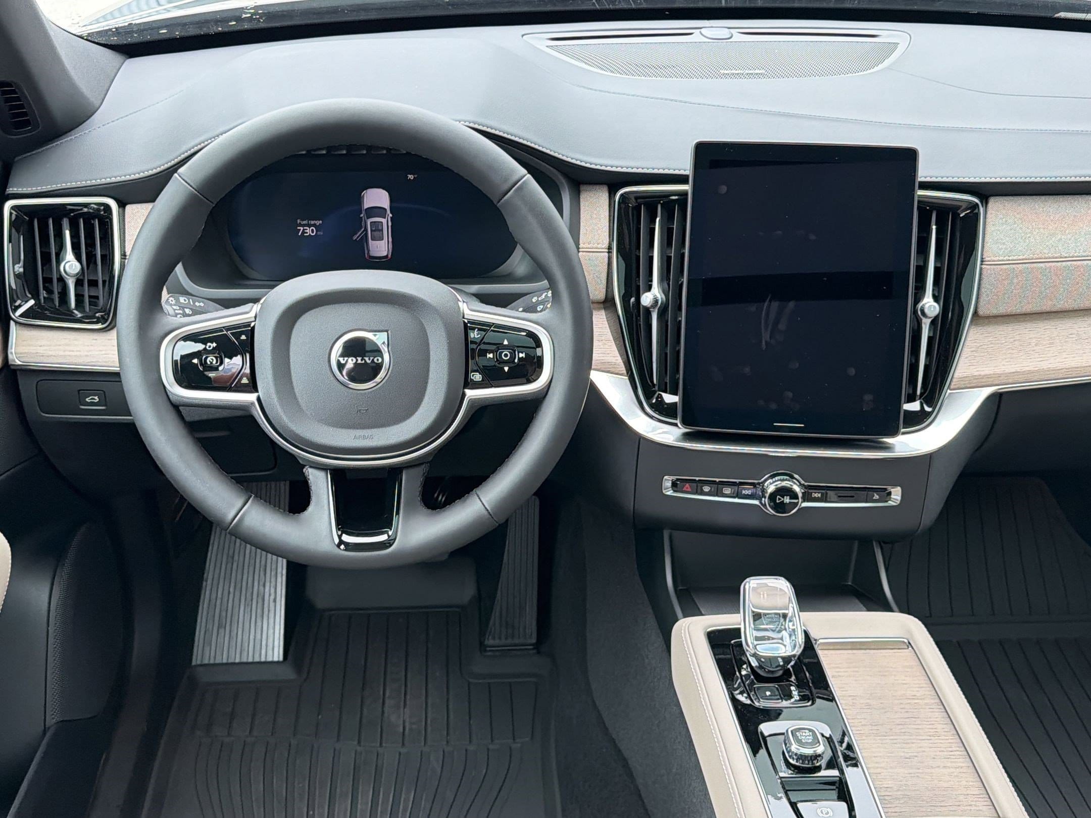 2026 Volvo XC90 Plus - Photo 28