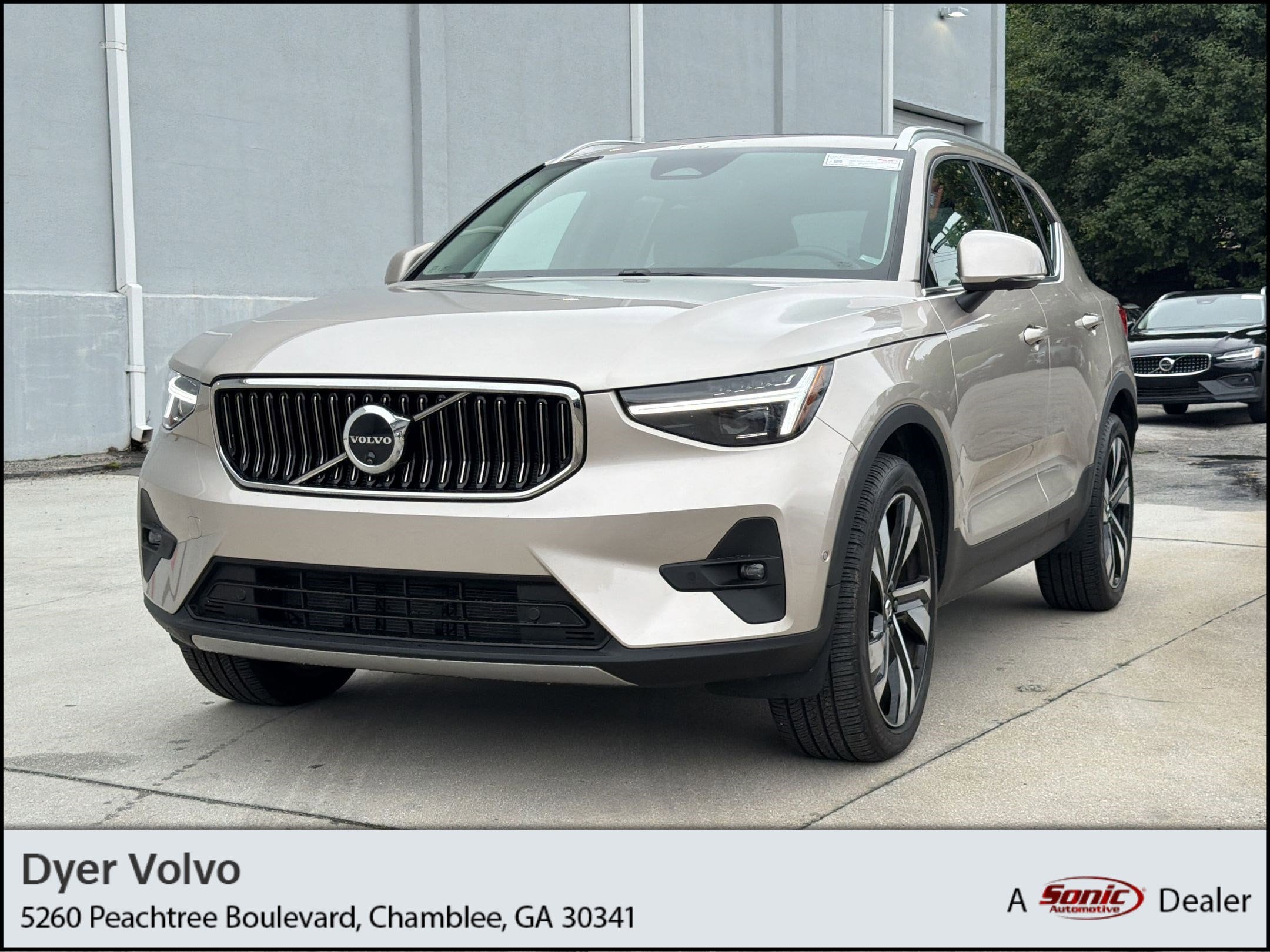2024 Volvo XC40 B5 Plus Bright AWD's photo