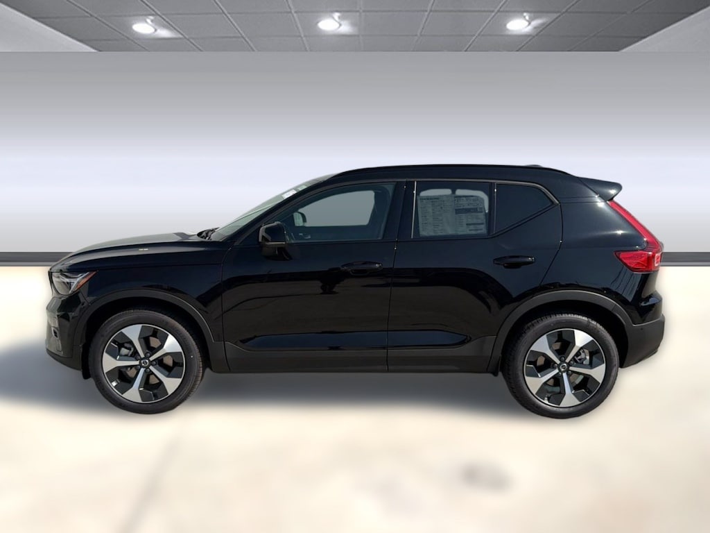 New 2026 Volvo XC40 B4 Plus SUV