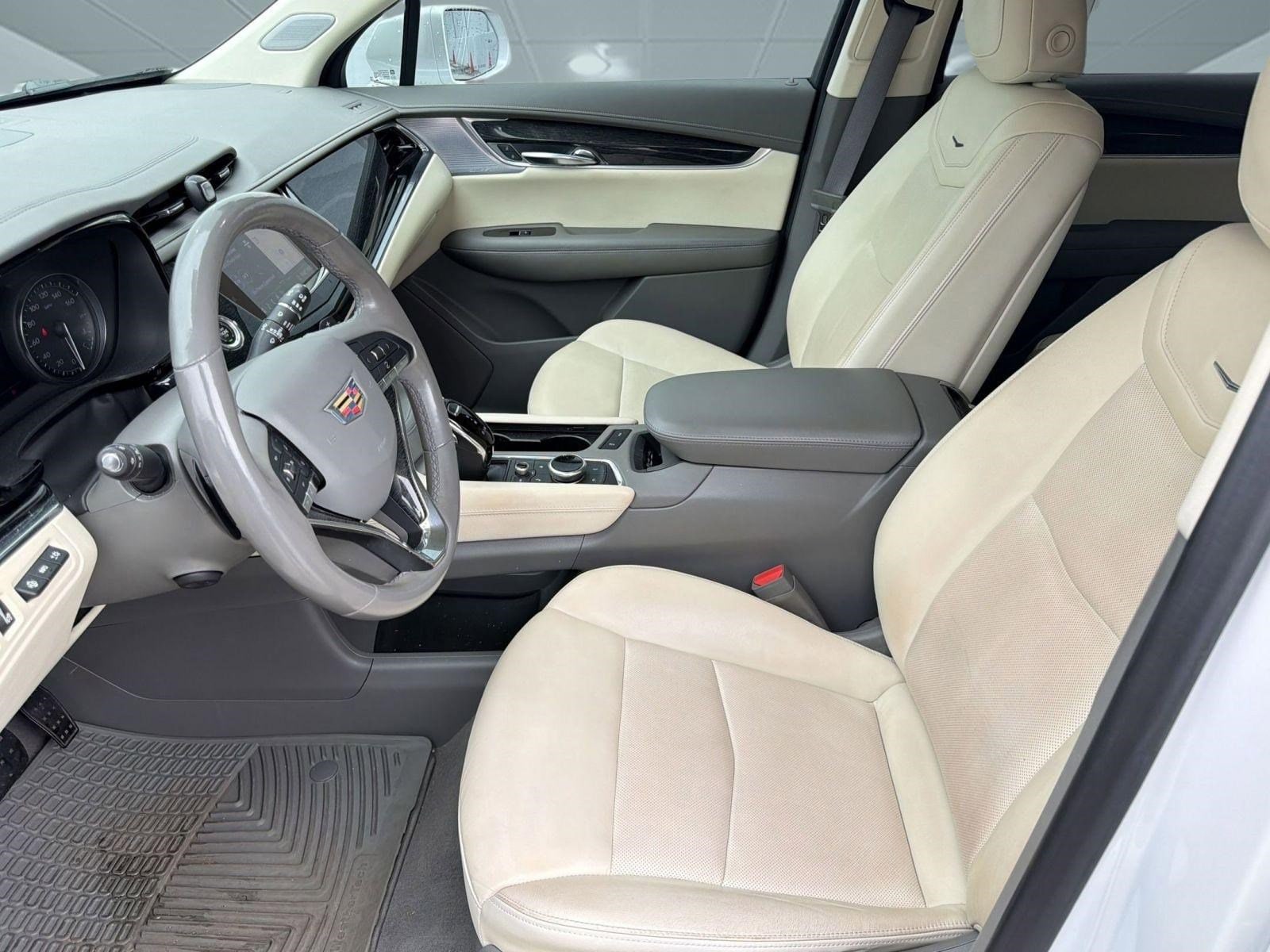 XT6 FWD Premium Luxury SUV