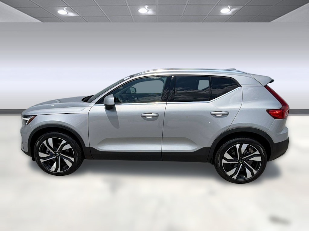 Used 2023 Volvo XC40 Plus Bright Theme SUV