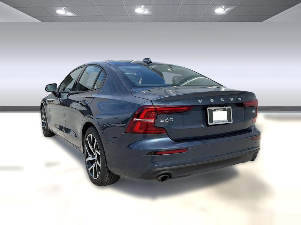 Used 2020 Volvo S60 Momentum Sedan