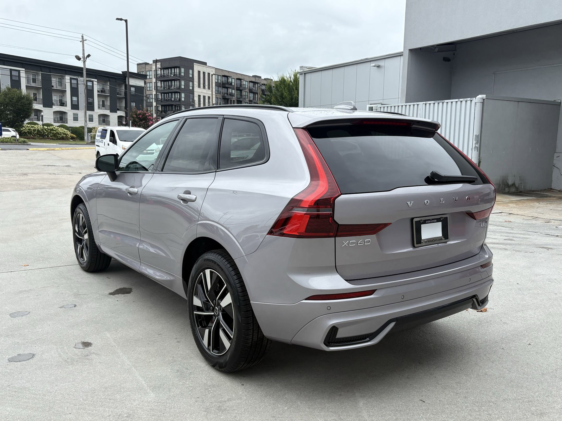 2026 Volvo XC60 B5 Core photo 3