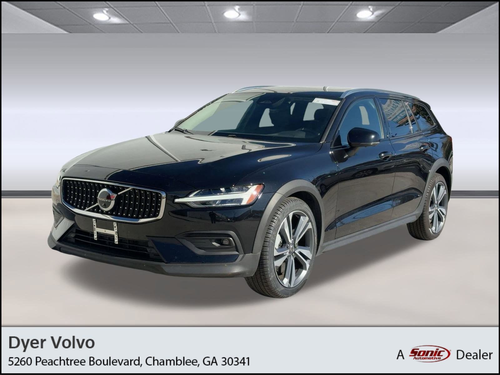 2025 Volvo V60 Cross Country Plus's photo