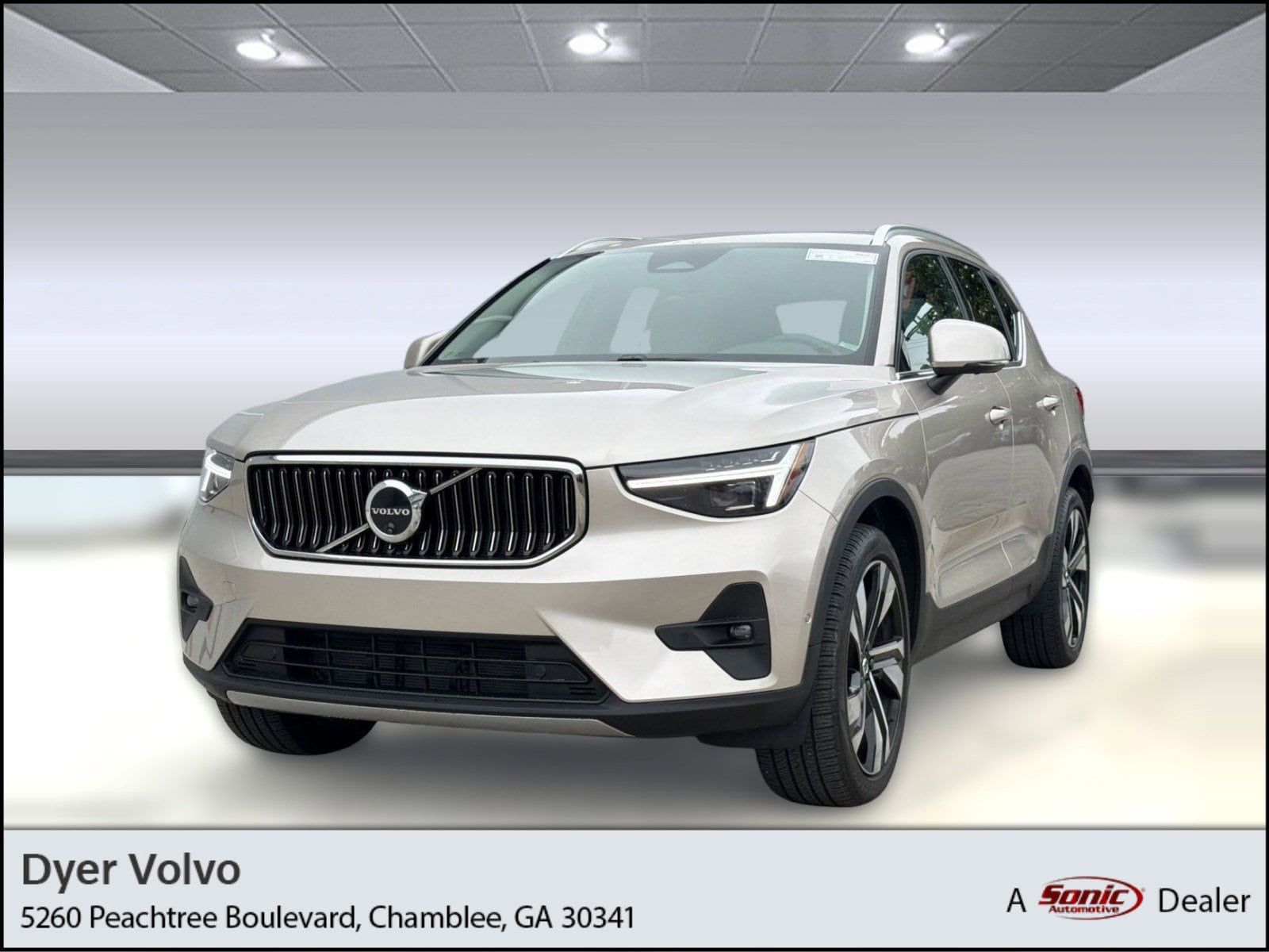 2024 Volvo XC40 B5 Plus Bright AWD's photo