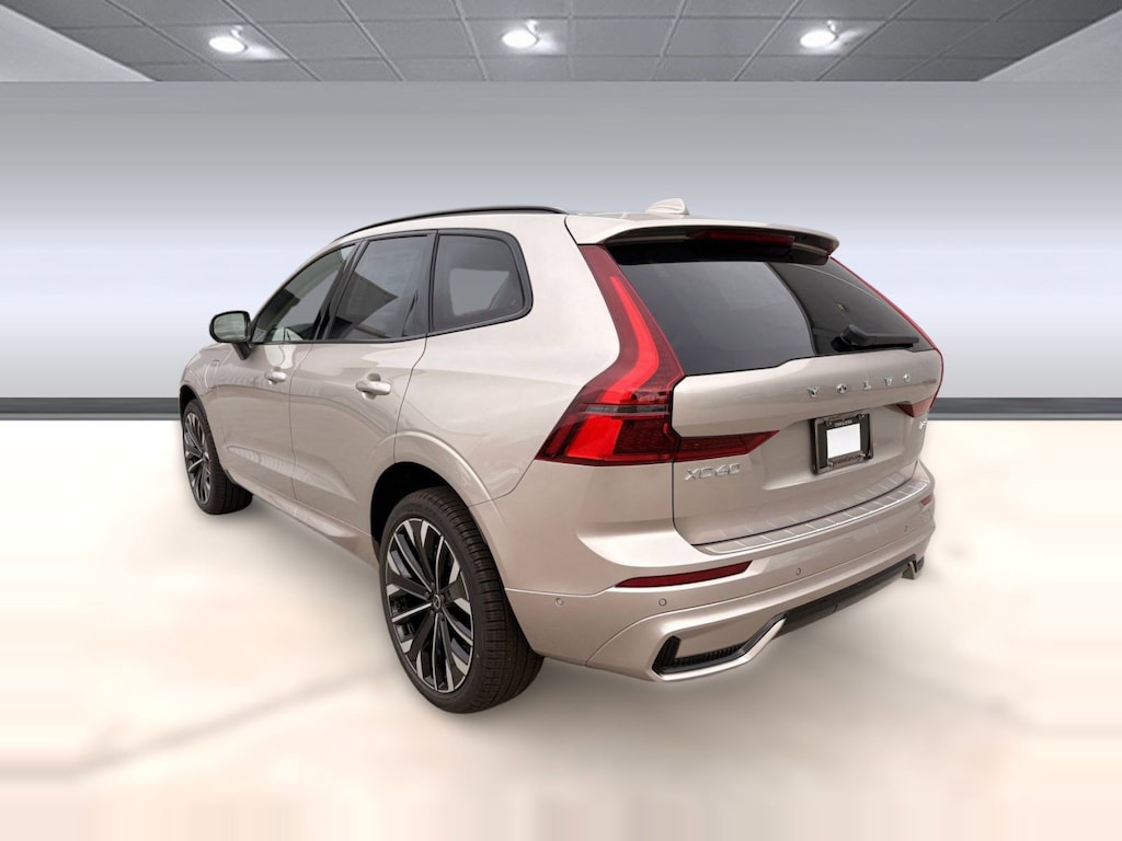 New 2026 Volvo XC60 plug-in hybrid T8 Ultra SUV