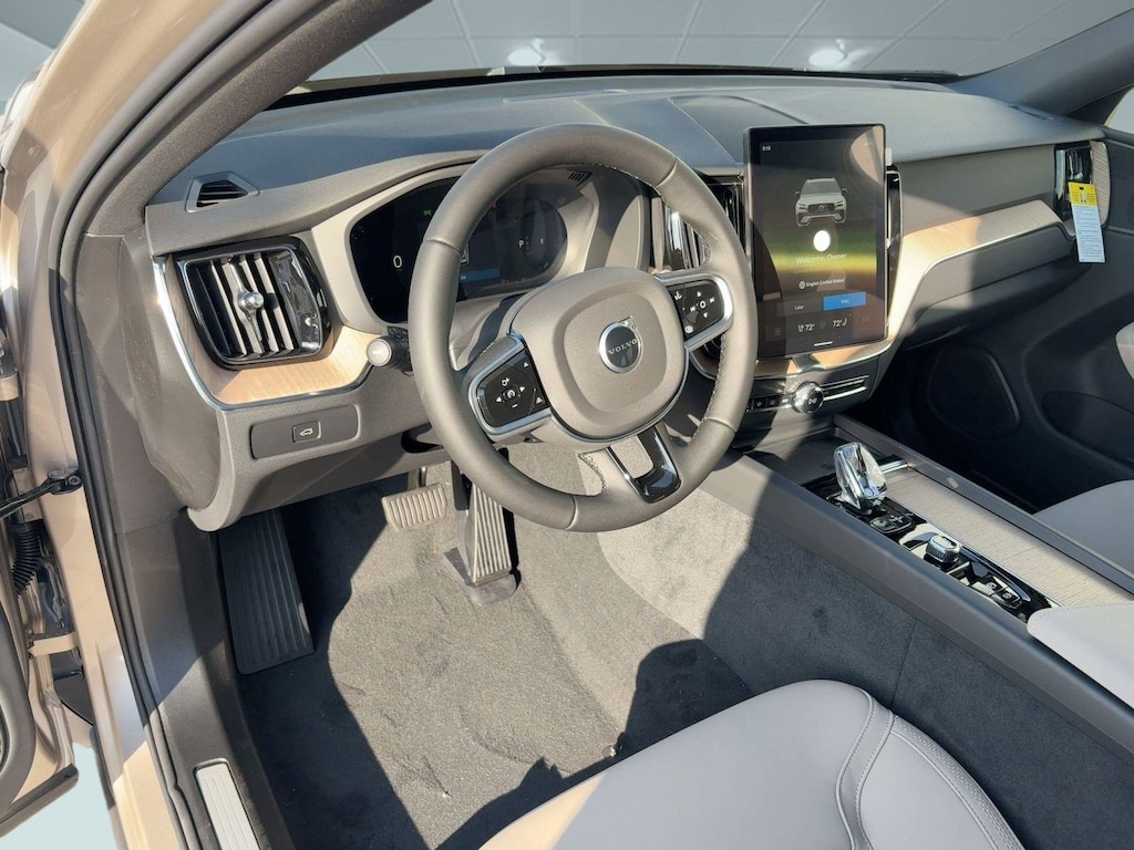 New 2026 Volvo XC60 B5 Plus SUV