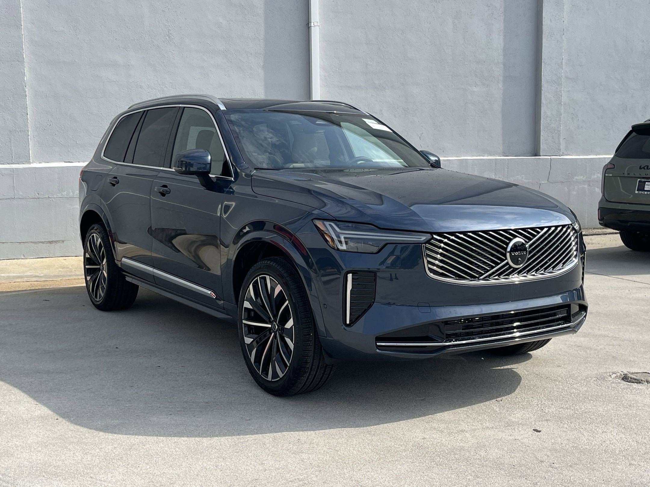 2026 Volvo XC90 Plus - Photo 24