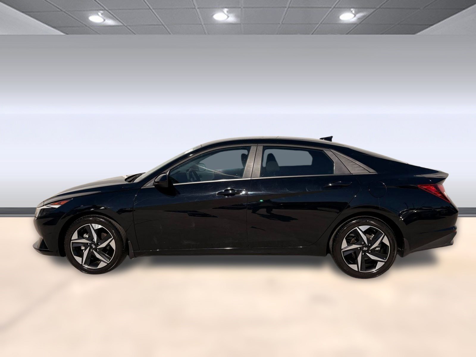 2023 Hyundai Elantra SEL photo 2