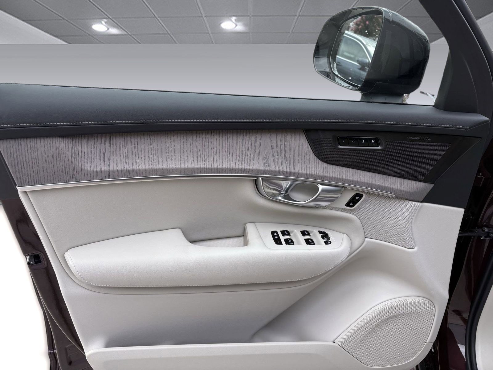 2026 Volvo XC90 Ultra - Photo 11