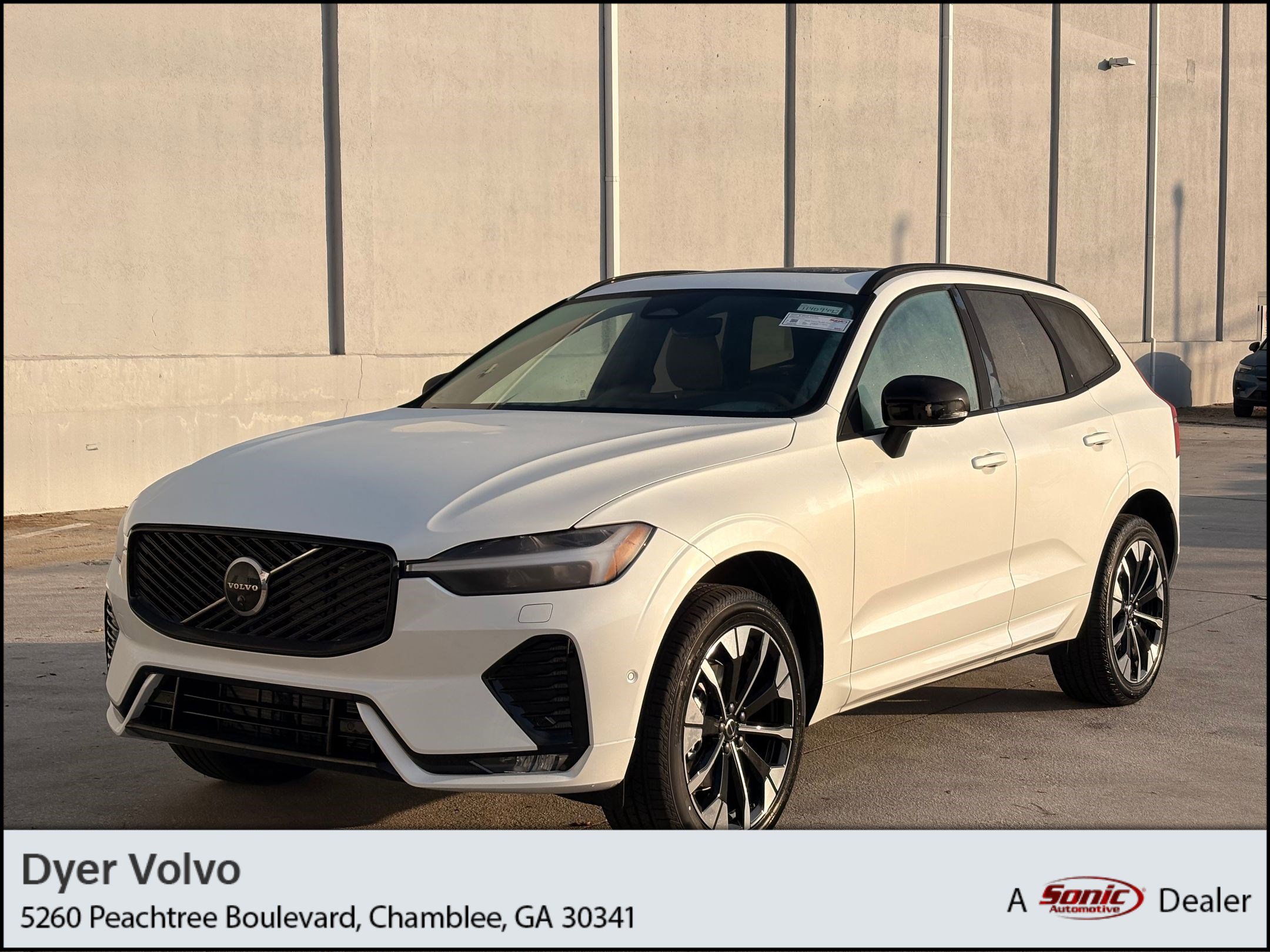 2026 Volvo XC60 Plus's photo