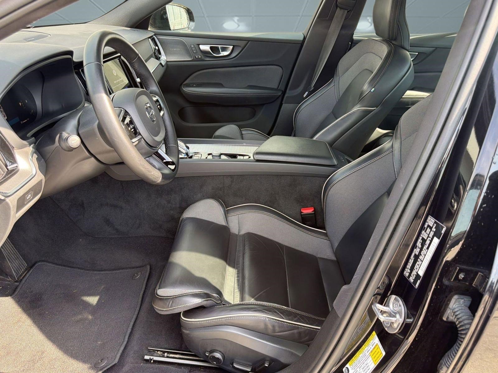 S60 Plus Black Edition Sedan