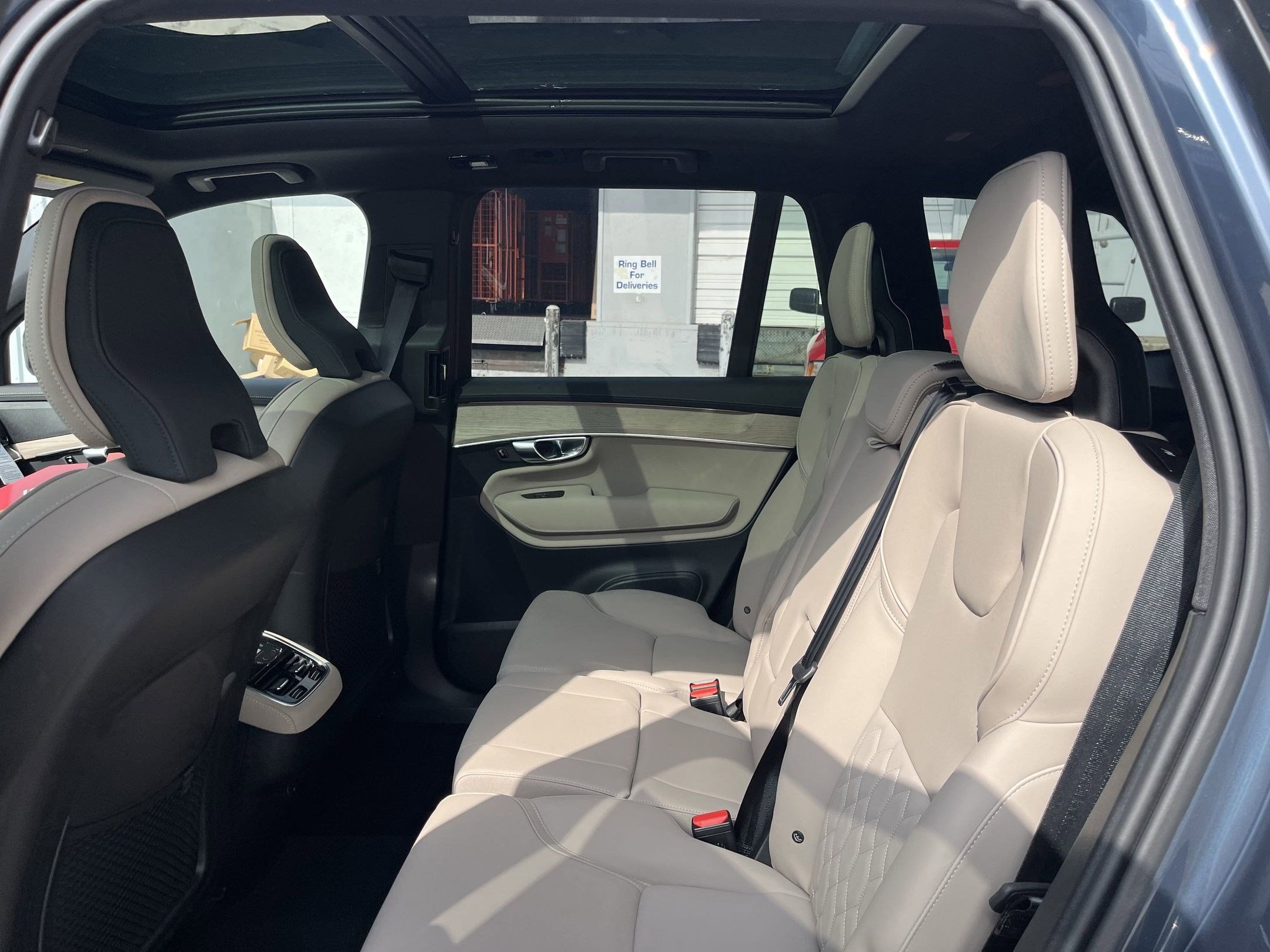 2026 Volvo XC90 Plus - Photo 15