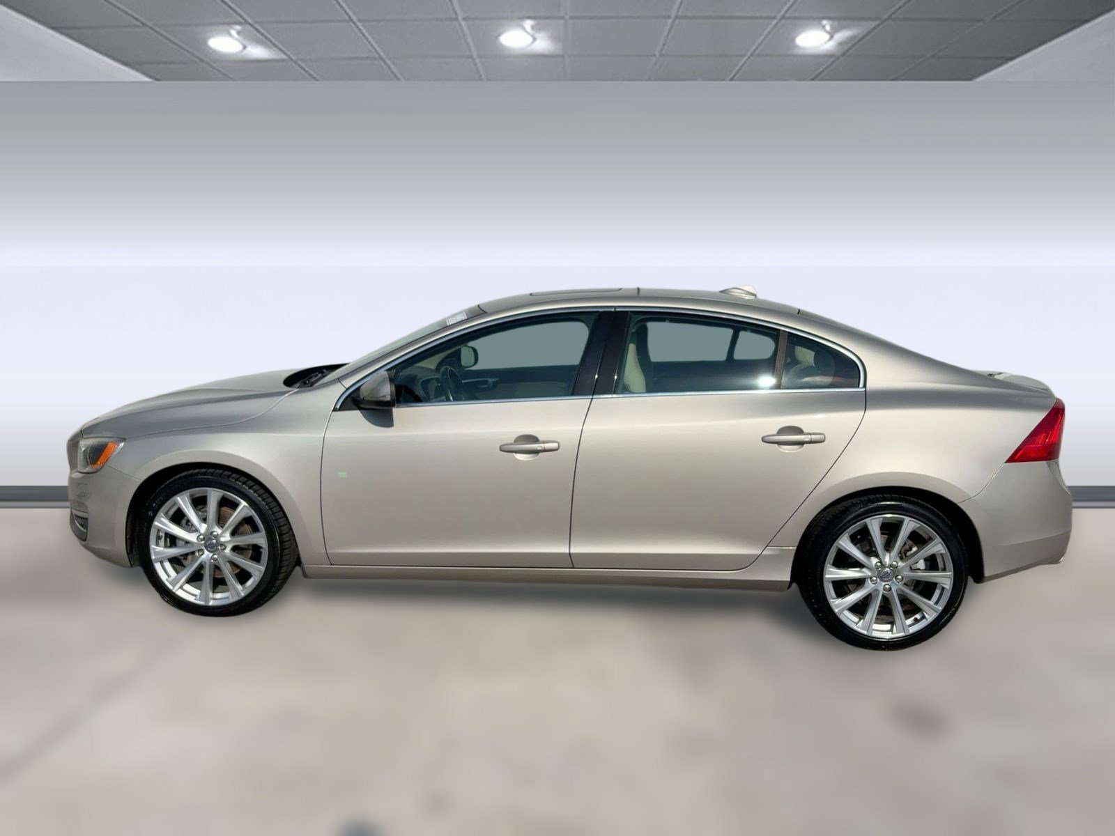 2017 Volvo S60 Inscription Platinum photo 2