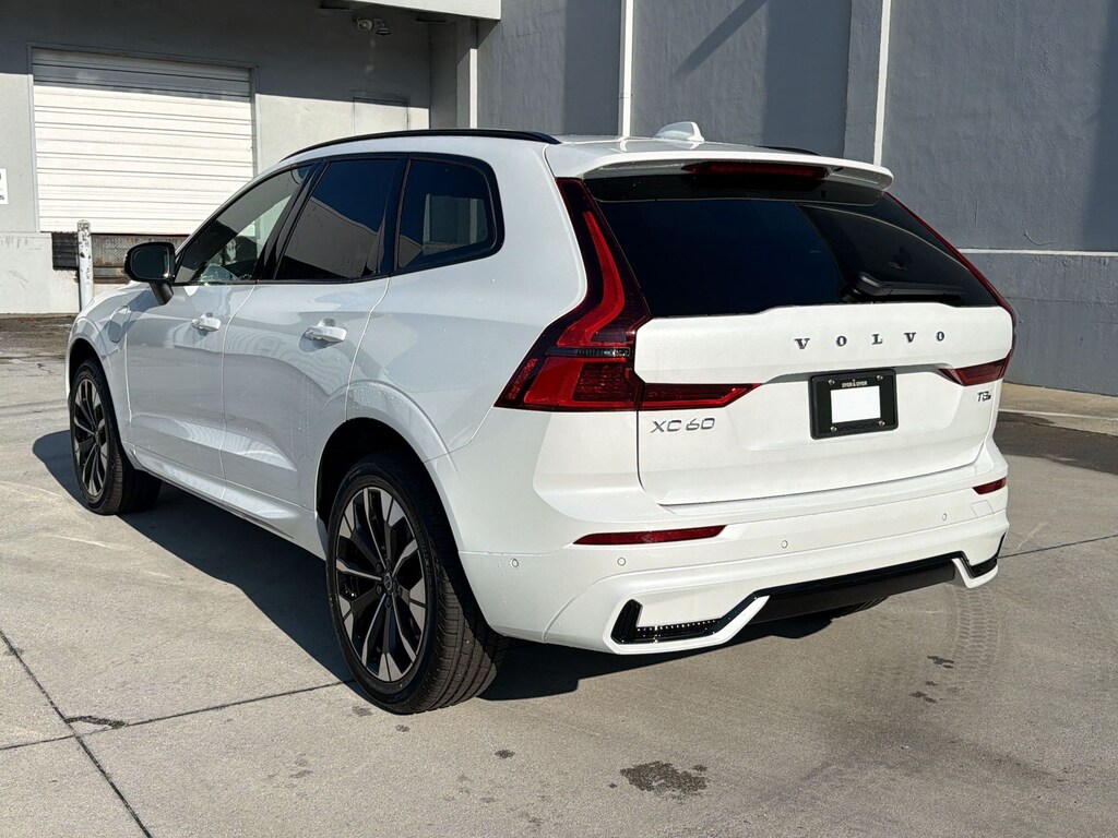 New 2026 Volvo XC60 plug-in hybrid T8 Plus SUV
