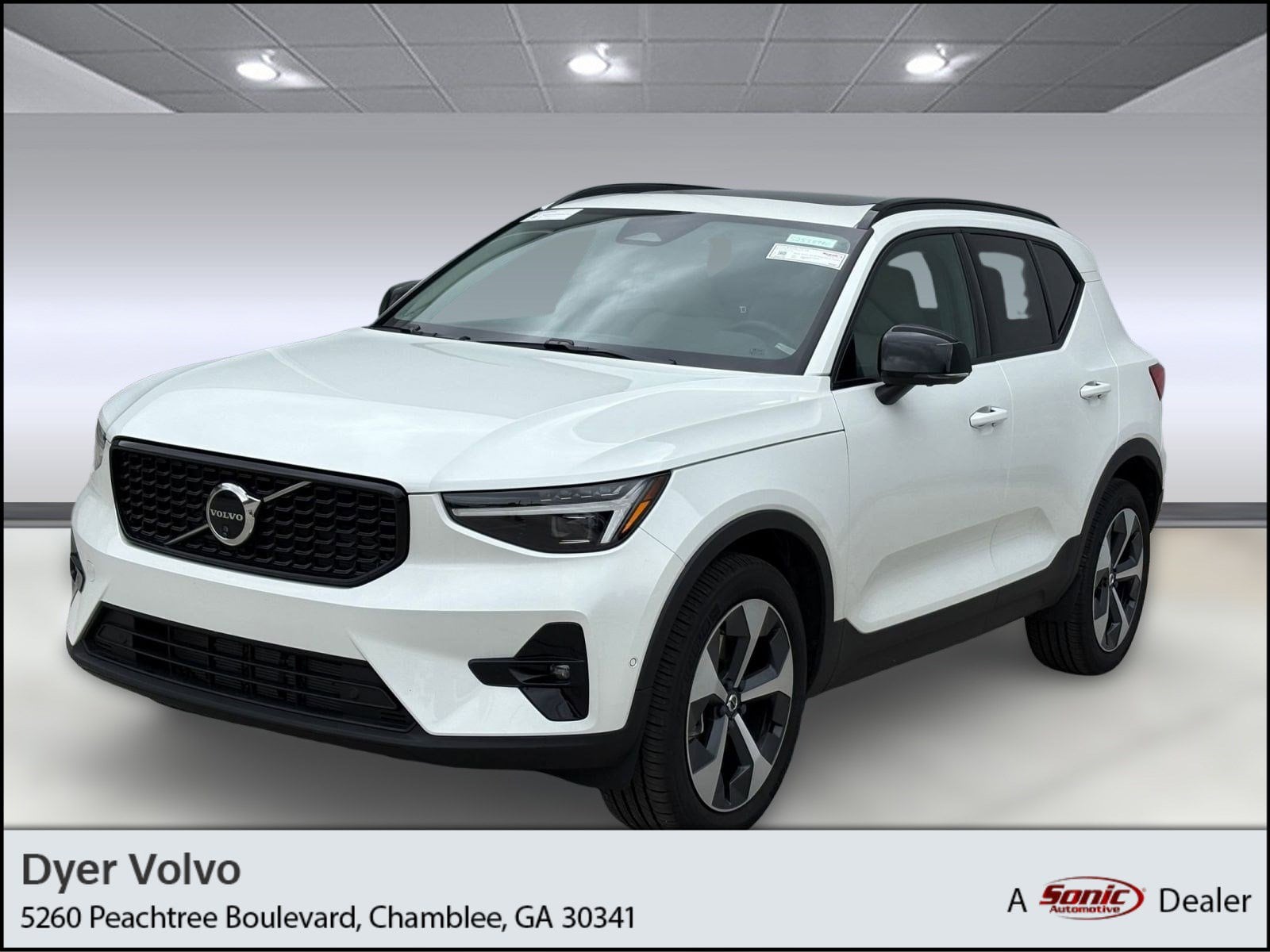 2025 Volvo XC40 Plus Dark Theme