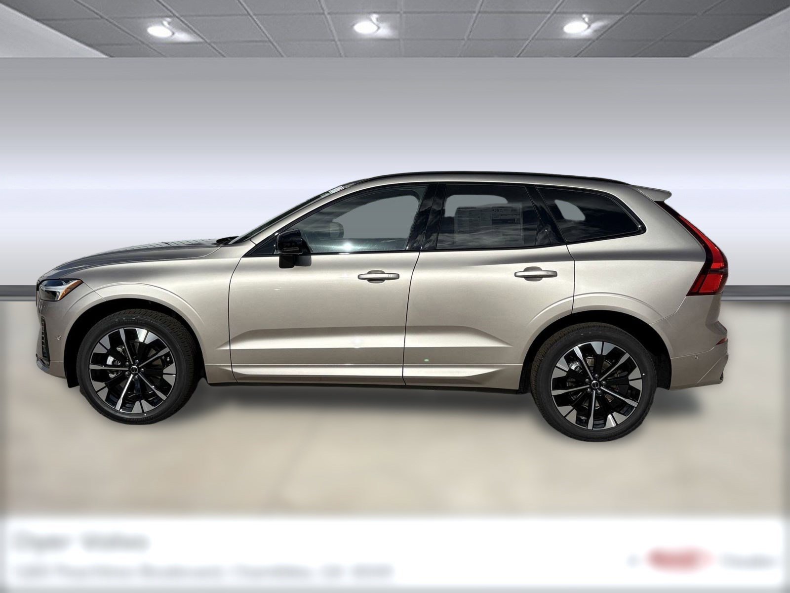 2026 Volvo XC60 B5 Plus photo 2