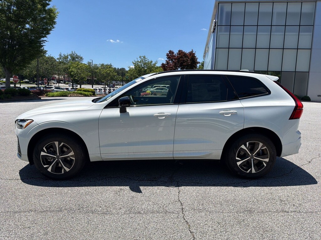 New 2026 Volvo XC60 B5 Core SUV