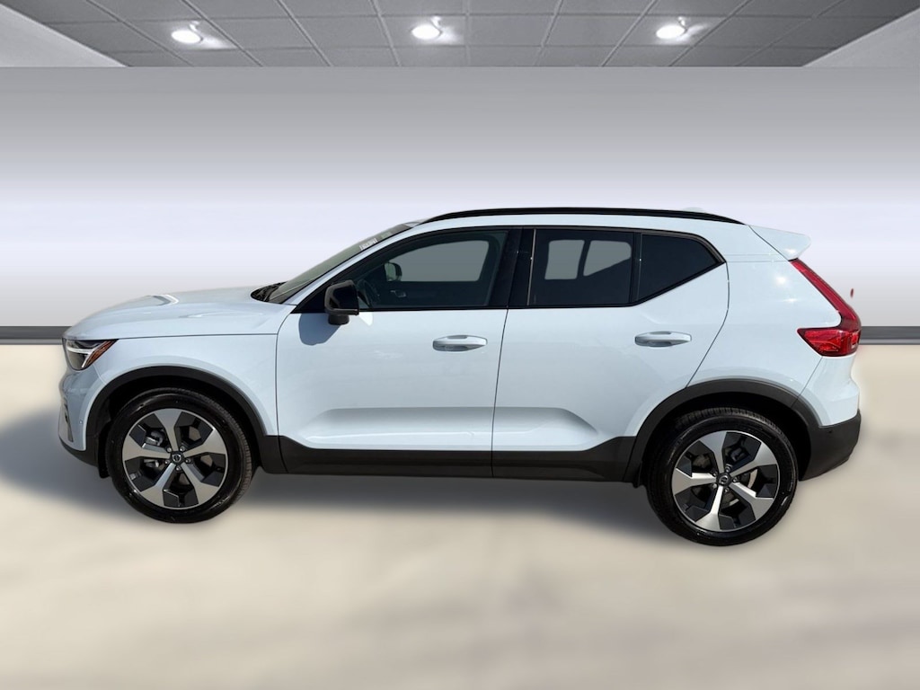 Certified 2026 Volvo XC40 Plus SUV