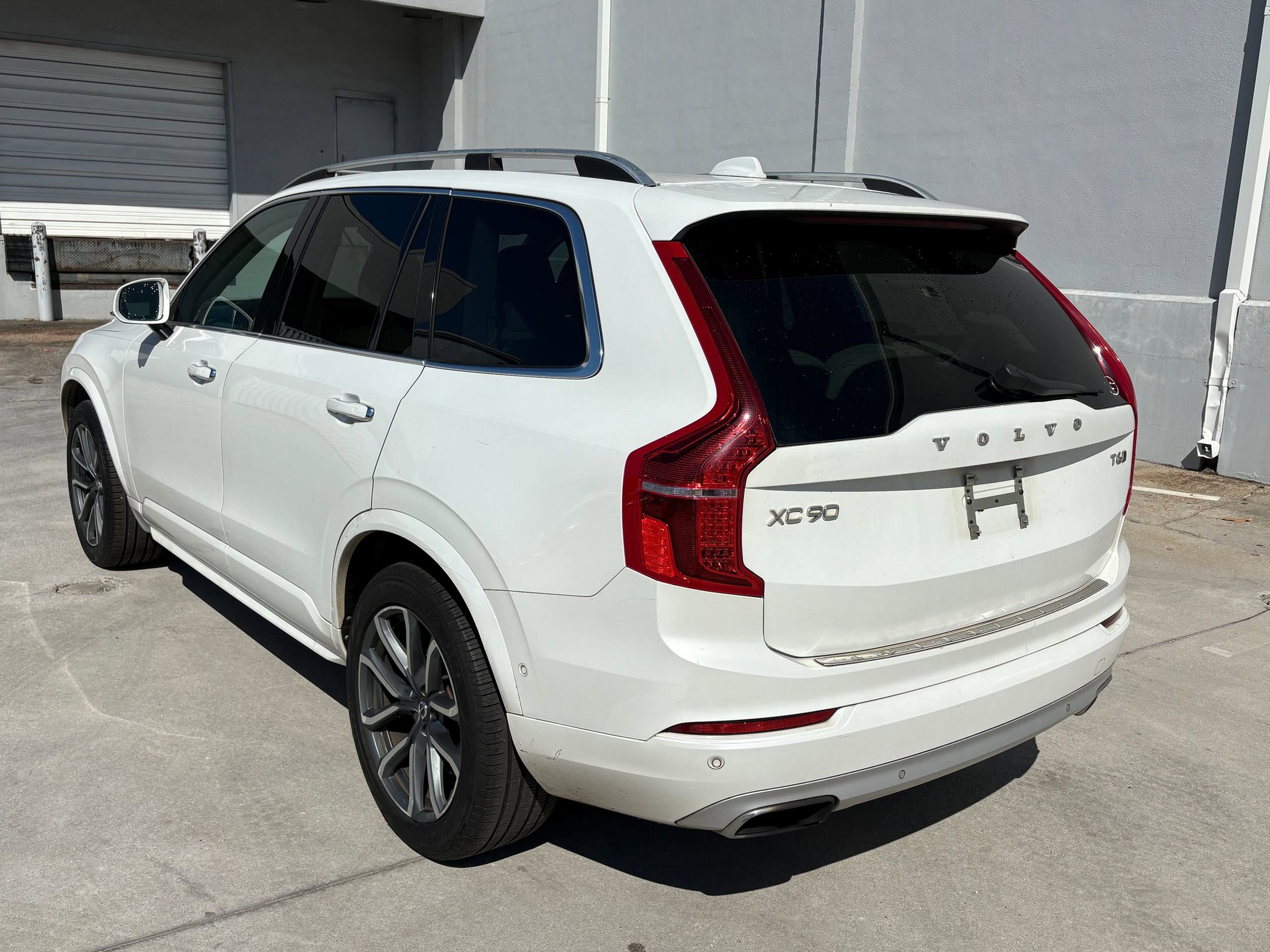 2018 Volvo XC90 Momentum photo 2