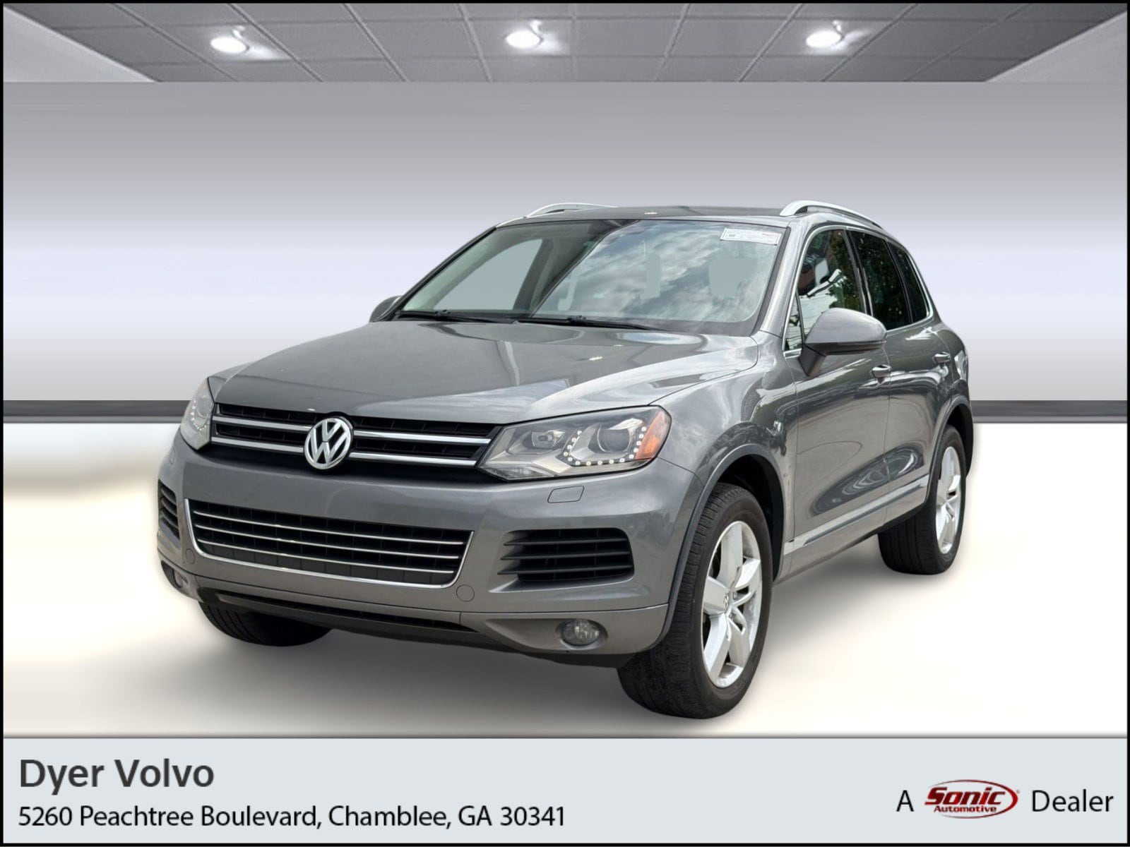 2014 Volkswagen Touareg Sport VR6 w/Navigation's photo