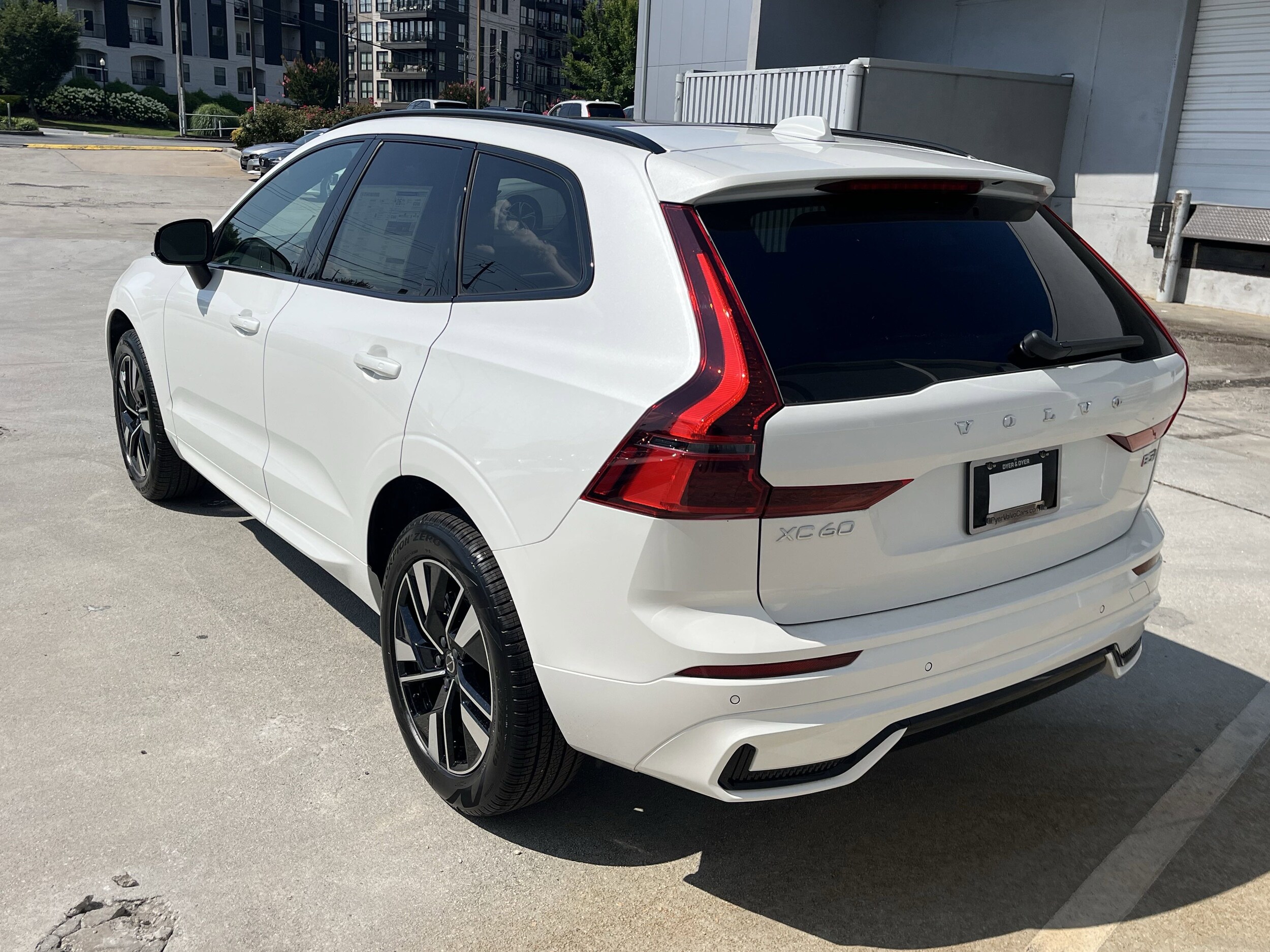 2026 Volvo XC60 B5 Core photo 4