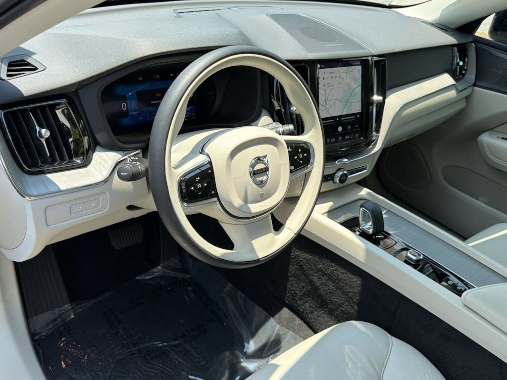 Used 2024 Volvo XC60 plug-in hybrid Plus Dark Theme SUV
