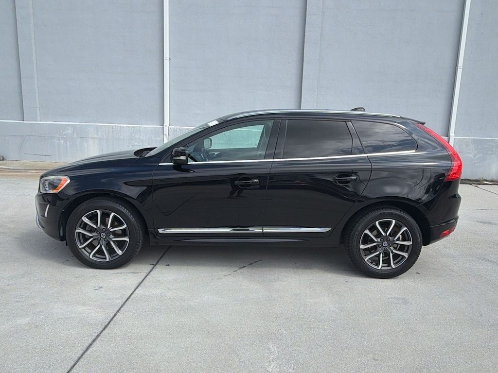 Used 2017 Volvo XC60 Dynamic SUV