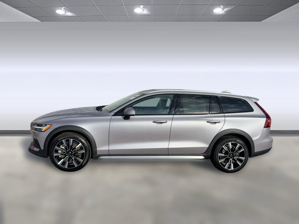 New 2026 Volvo V60 Cross Country B5 Ultra Wagon
