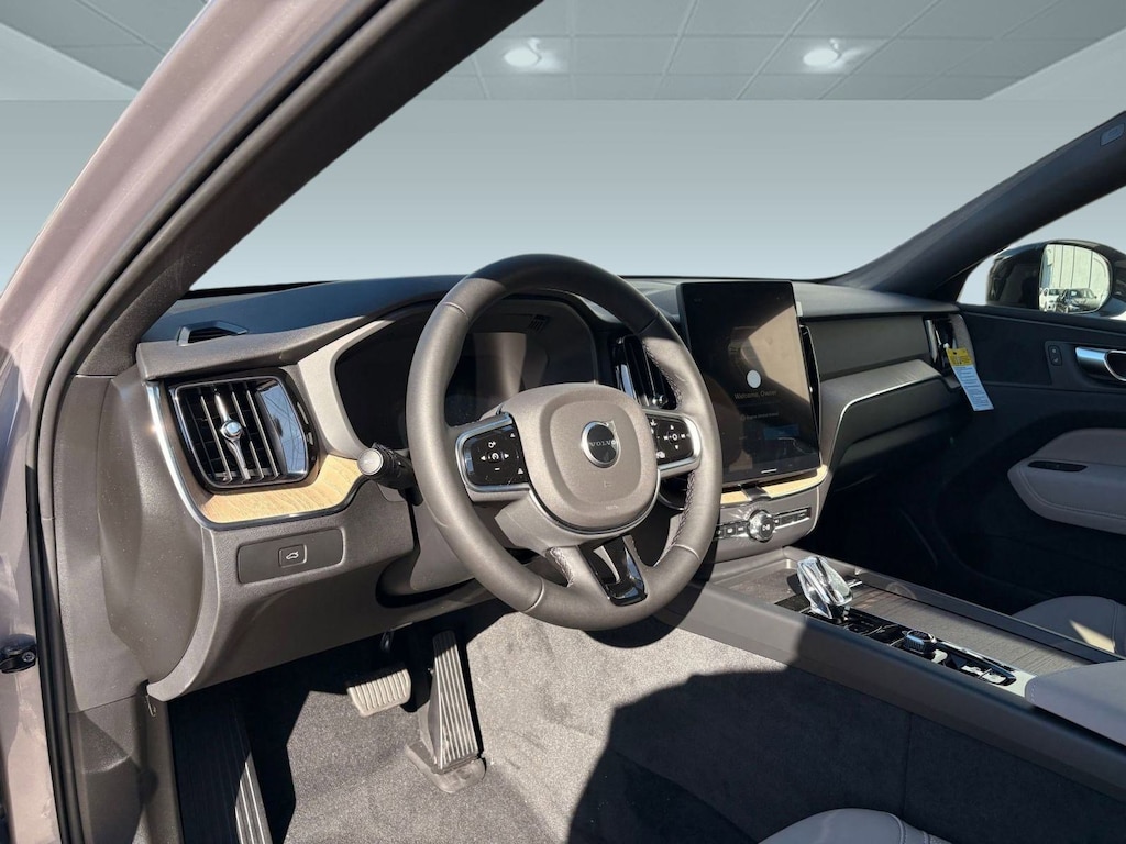 New 2026 Volvo XC60 B5 Core SUV