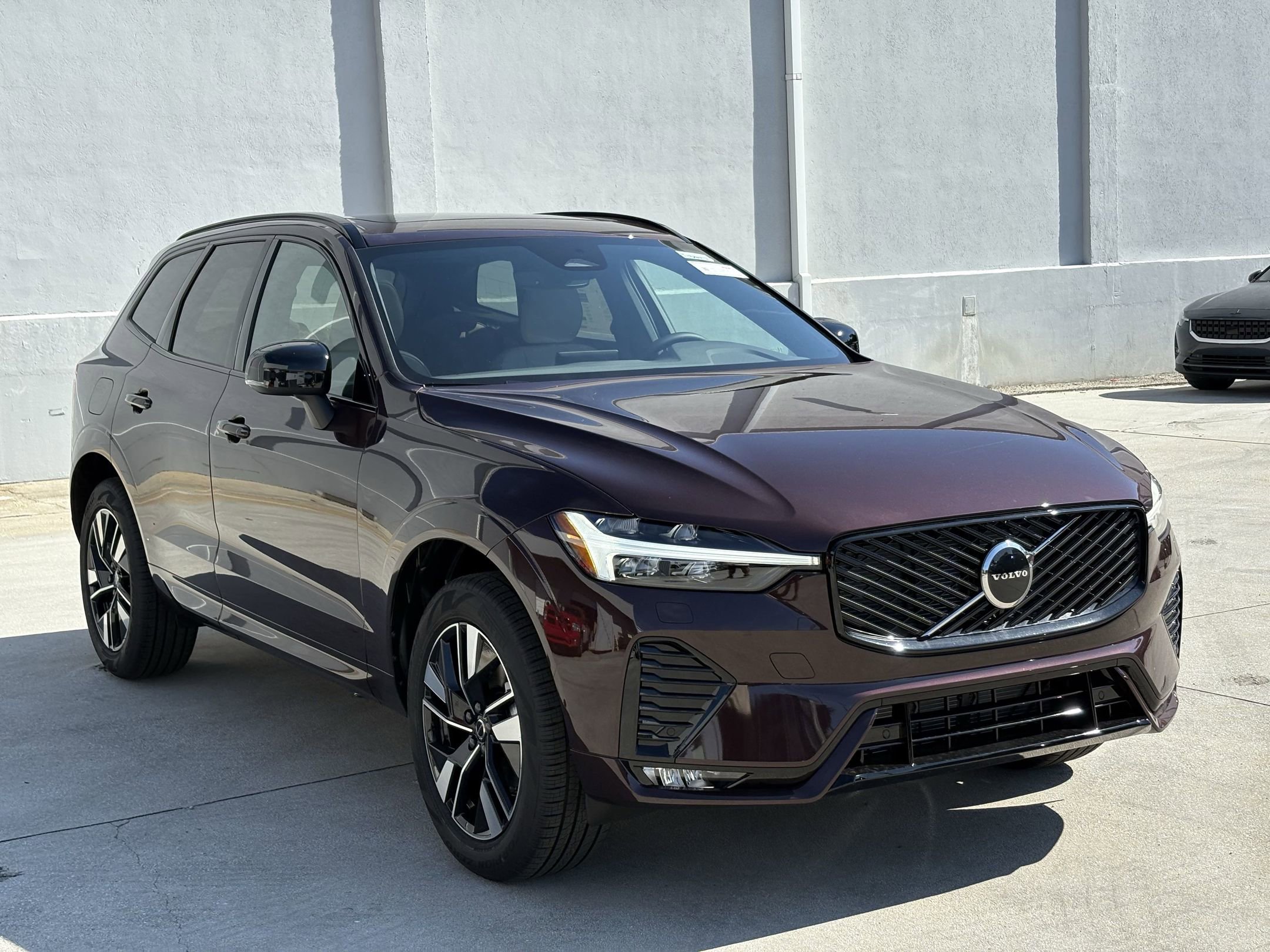 2026 Volvo XC60 B5 Core photo 2