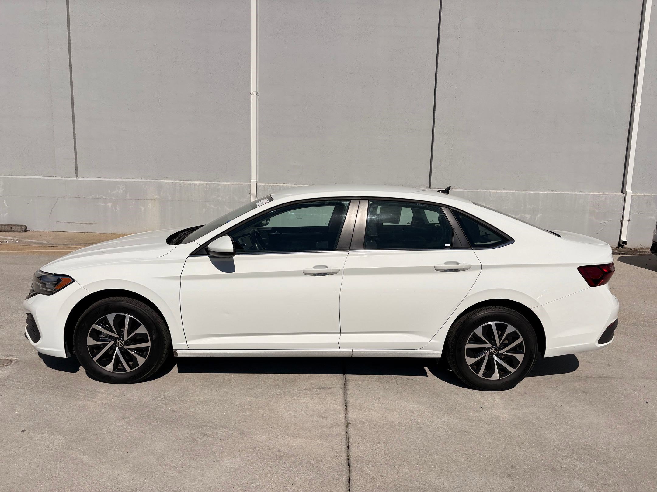 2024 Volkswagen Jetta S photo 2
