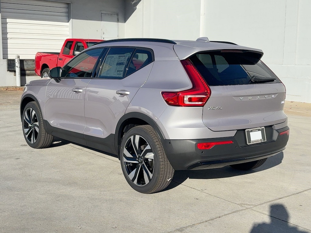 New 2026 Volvo XC40 B5 Ultra SUV