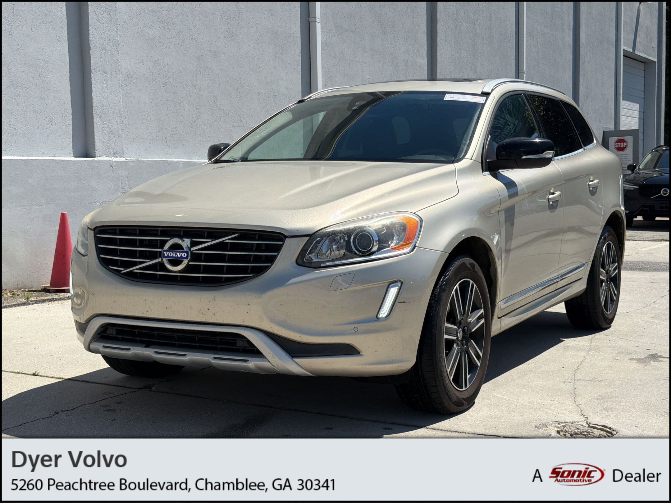 2017 Volvo XC60 T5 AWD Dynamic's photo