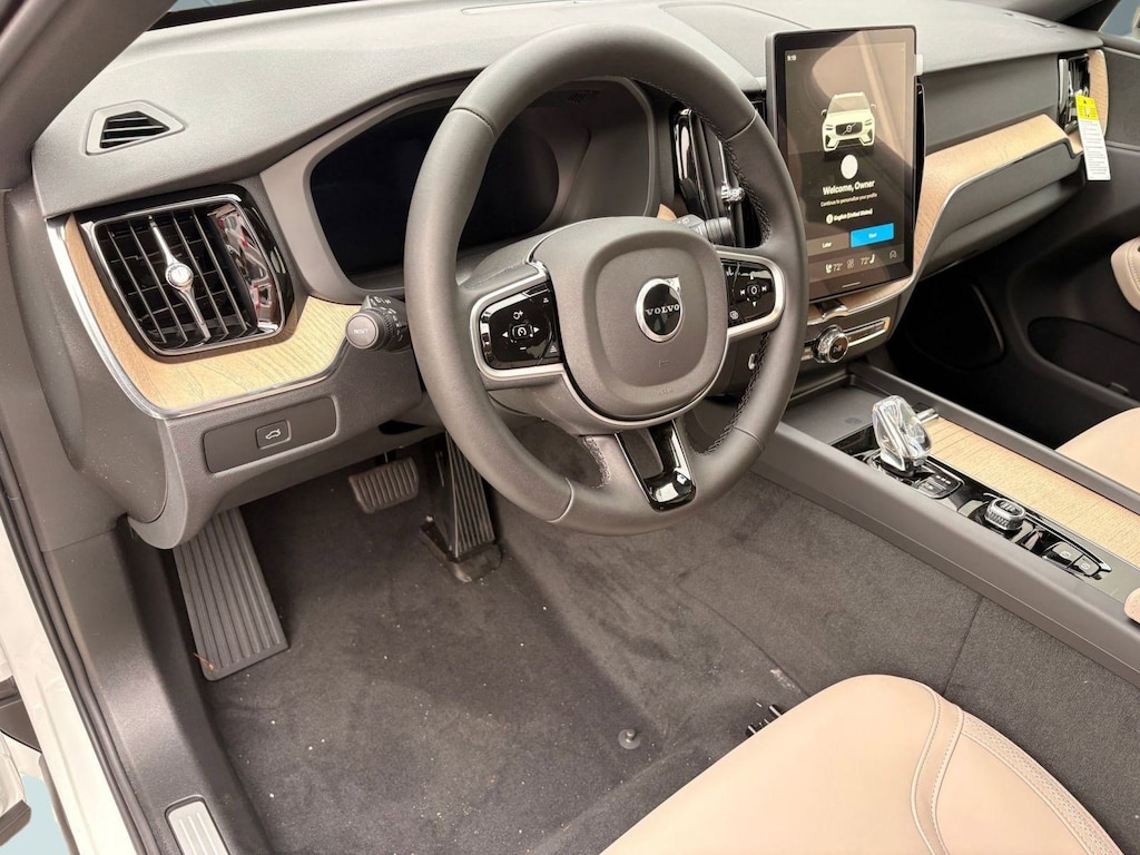 New 2026 Volvo XC60 B5 Plus SUV