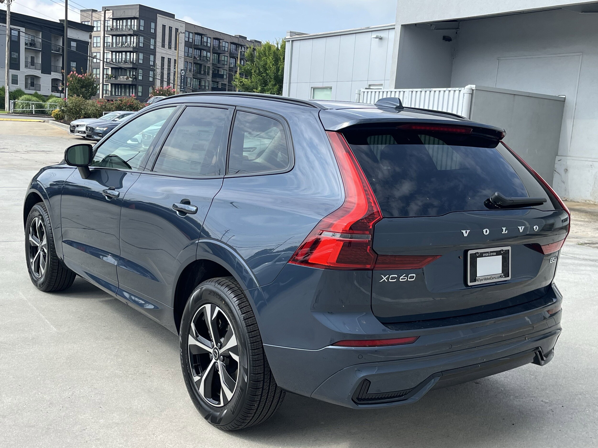 2026 Volvo XC60 B5 Core photo 3