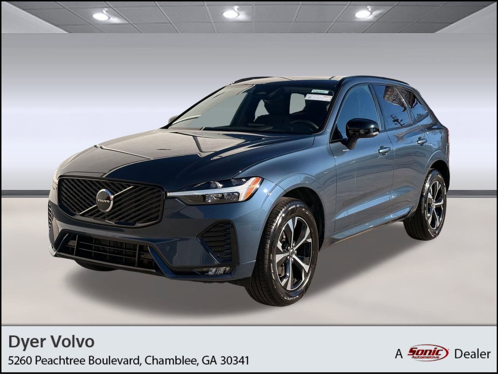 2026 Volvo XC60 Core's photo