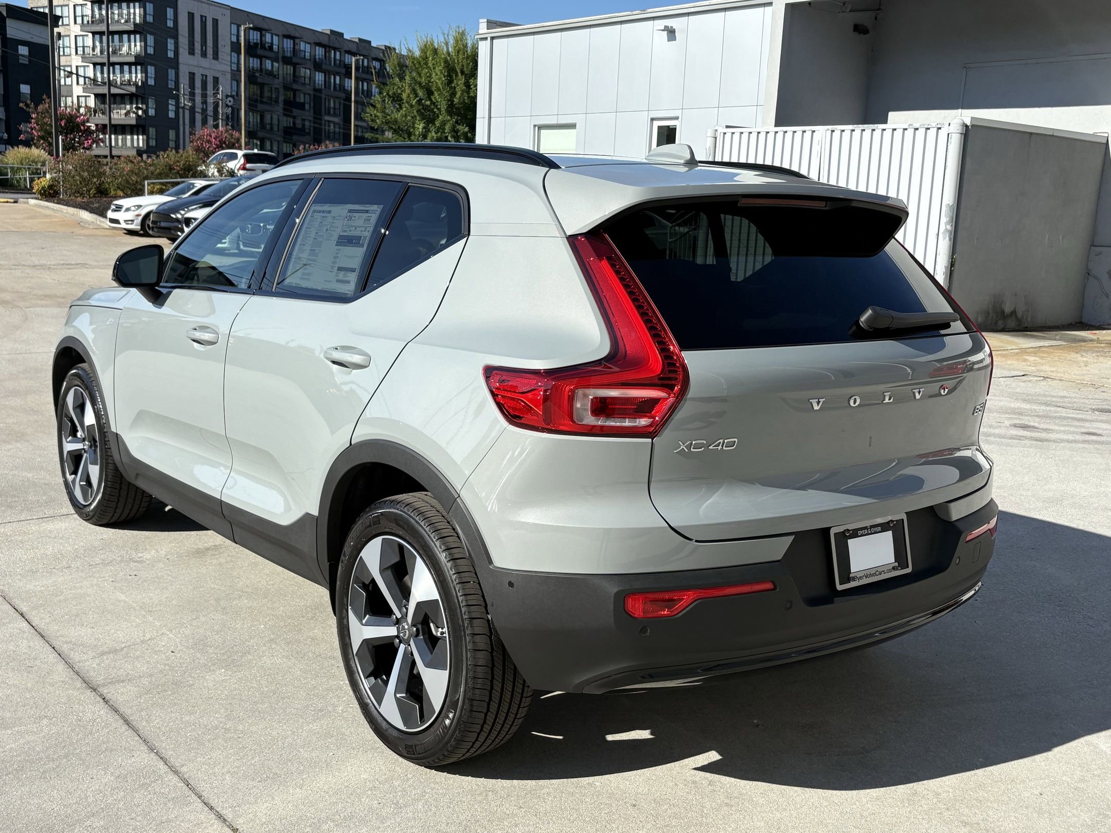 2026 Volvo XC40 Plus photo 2