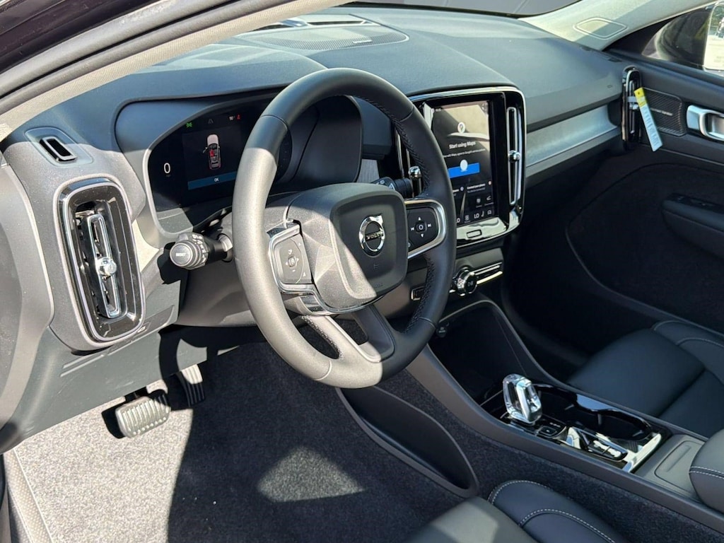 New 2026 Volvo XC40 B5 Ultra SUV