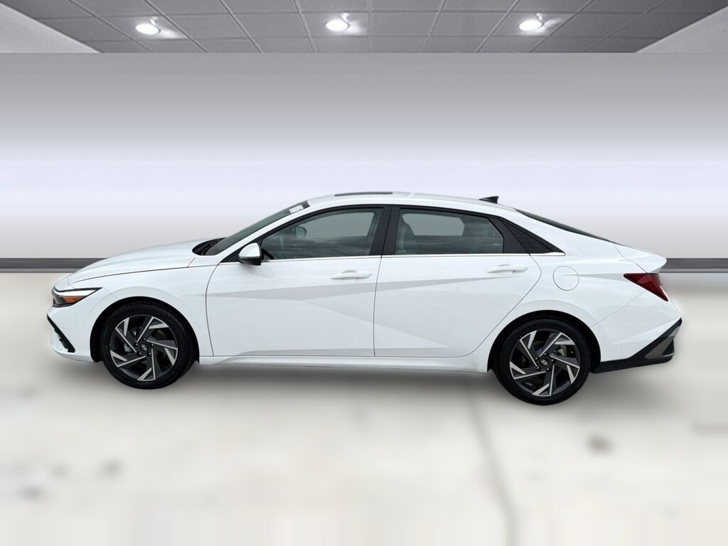 Used 2025 Hyundai Elantra Limited Sedan