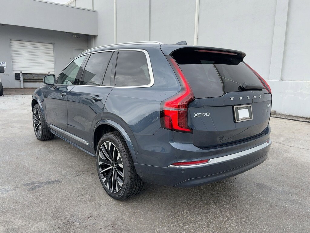New 2026 Volvo XC90 plug-in hybrid T8 Ultra 7-Seater SUV