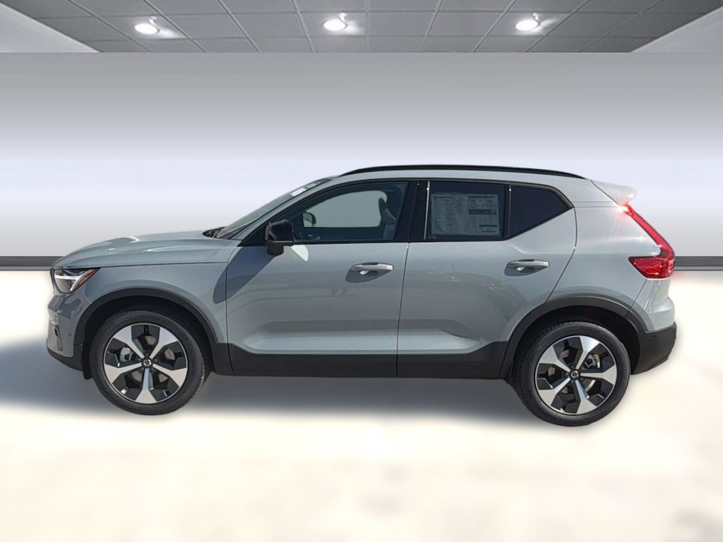 New 2026 Volvo XC40 B5 Plus SUV