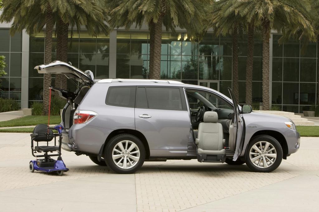 Toyota RAV4 with Front Seat Mobility Access