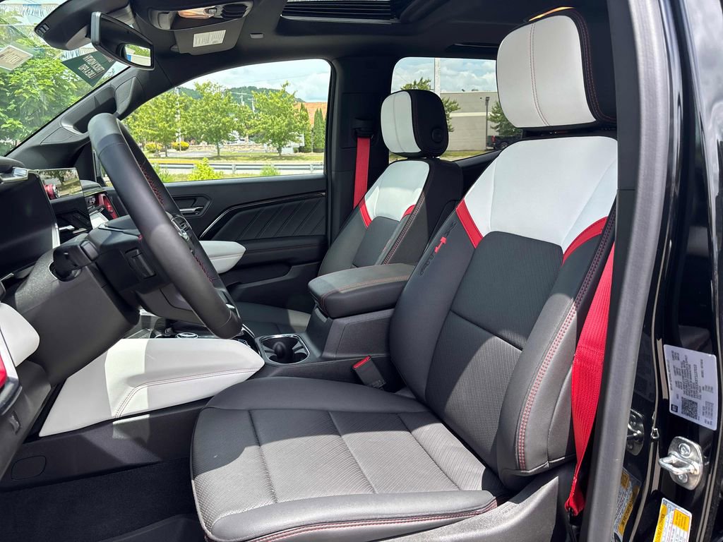 2026 GMC Canyon AT4X - Photo 12